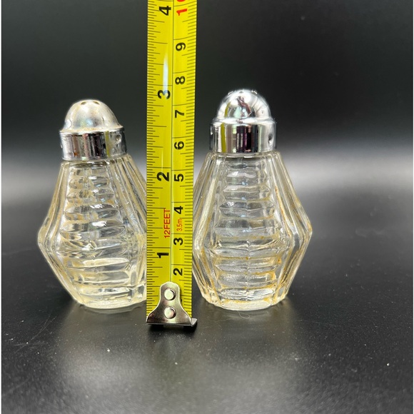 Vintage Anchor Hocking Clear Glass Salt and Pepper Shakers Chrome Tops - Picture 5 of 10